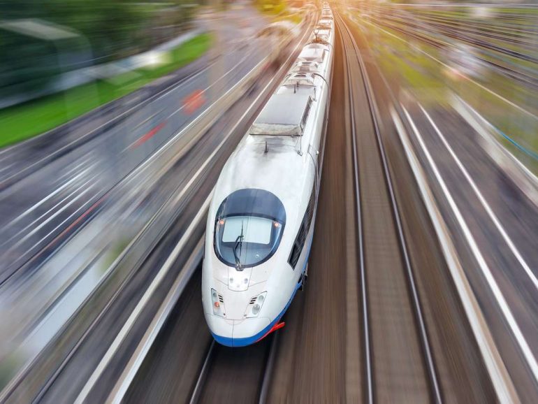 Bientôt des trains autonomes pilotés par satellite et une IA