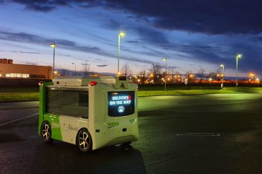 Avec eDeliver4U, Valeo présente son prototype de robot pour la livraison du dernier kilomètre