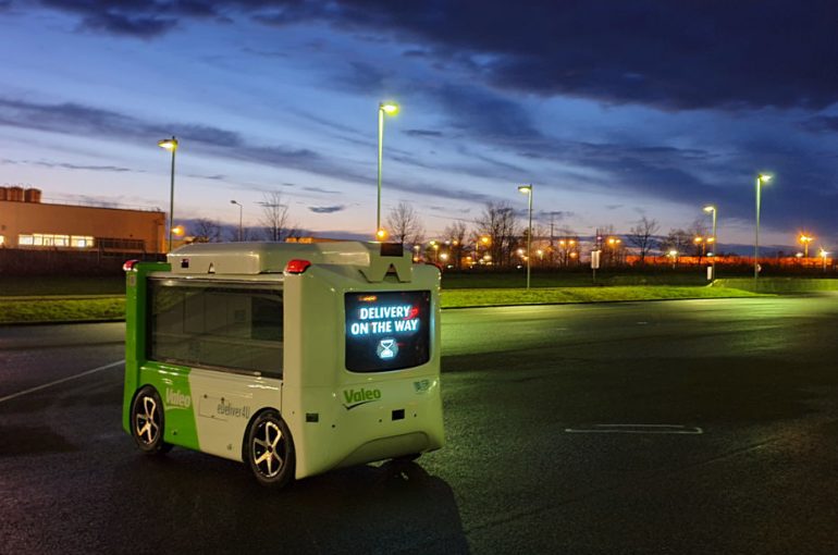 Avec eDeliver4U, Valeo présente son prototype de robot pour la livraison du dernier kilomètre
