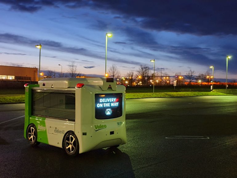 Avec eDeliver4U, Valeo présente son prototype de robot pour la livraison du dernier kilomètre