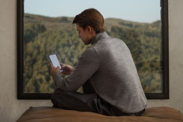 Confinement : les Français passent plus de temps sur leurs smartphones