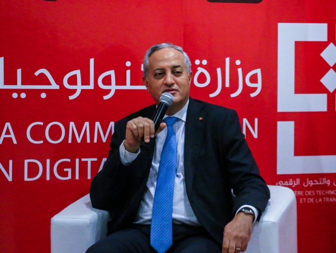 Signature d’un accord pour le développement d’un système d’information: l’identifiant unique.